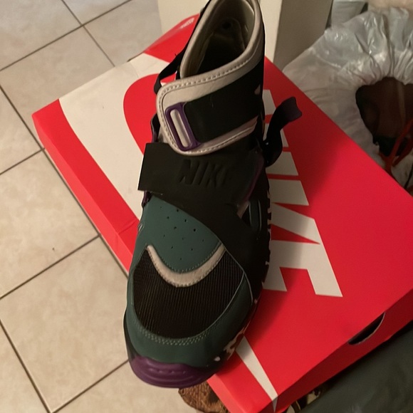 Special edition Nike. Multi colored. 9.5 - Picture 2 of 3